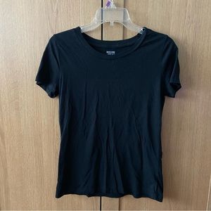 Plain black t shirt